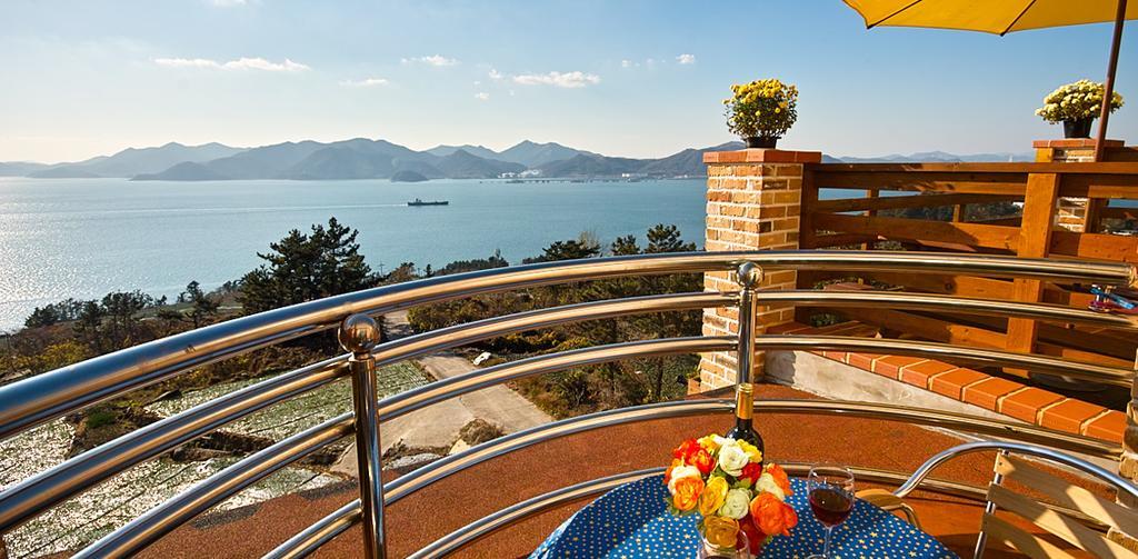 Gung Pension Namhae Buitenkant foto