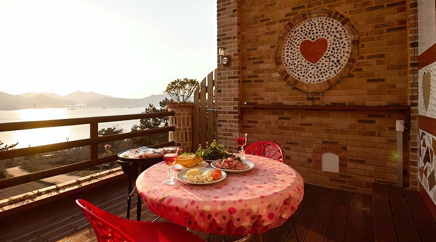 Gung Pension Namhae Buitenkant foto